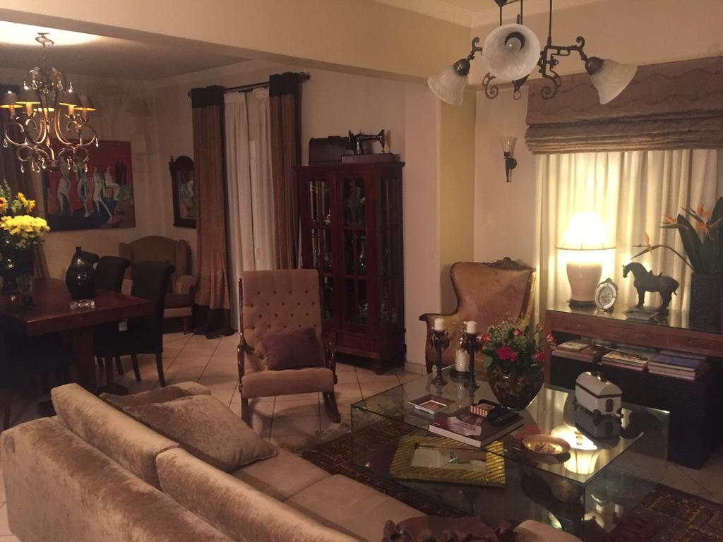 Art House Apartment เอเธนส์ ภายนอก รูปภาพ